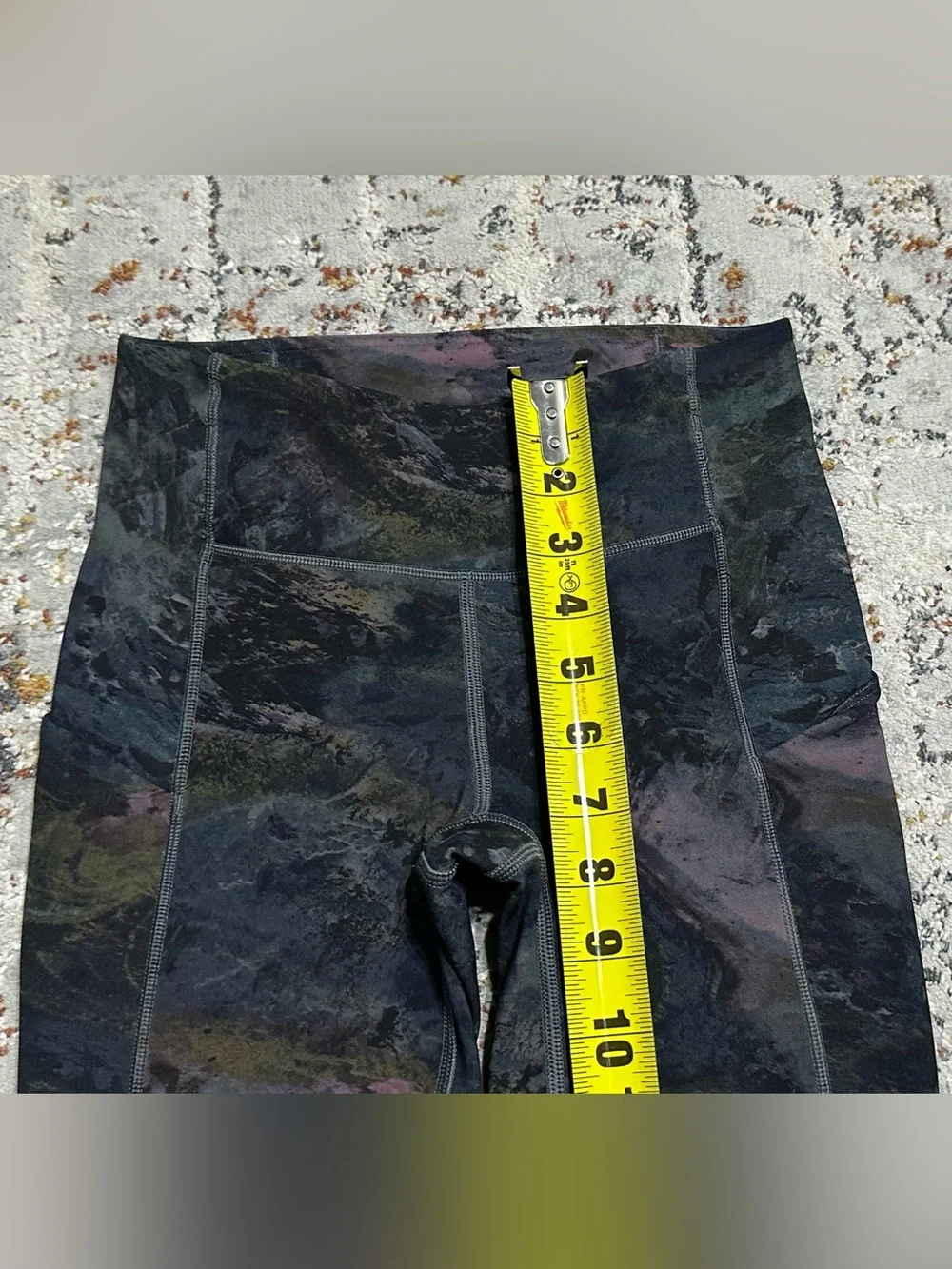 Lululemon Speed Up Crop in Radiant Multi color size 2
